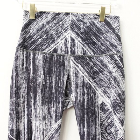 Lululemon Pants Size 8 Leggings High Waisted Skinny Activewear Slim Abstract‎ - Picture 2 of 9
